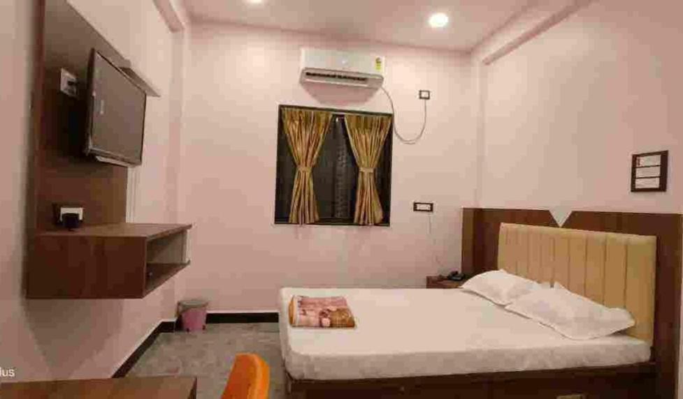 Hotel Vaishnavi Bhadji 外观 照片