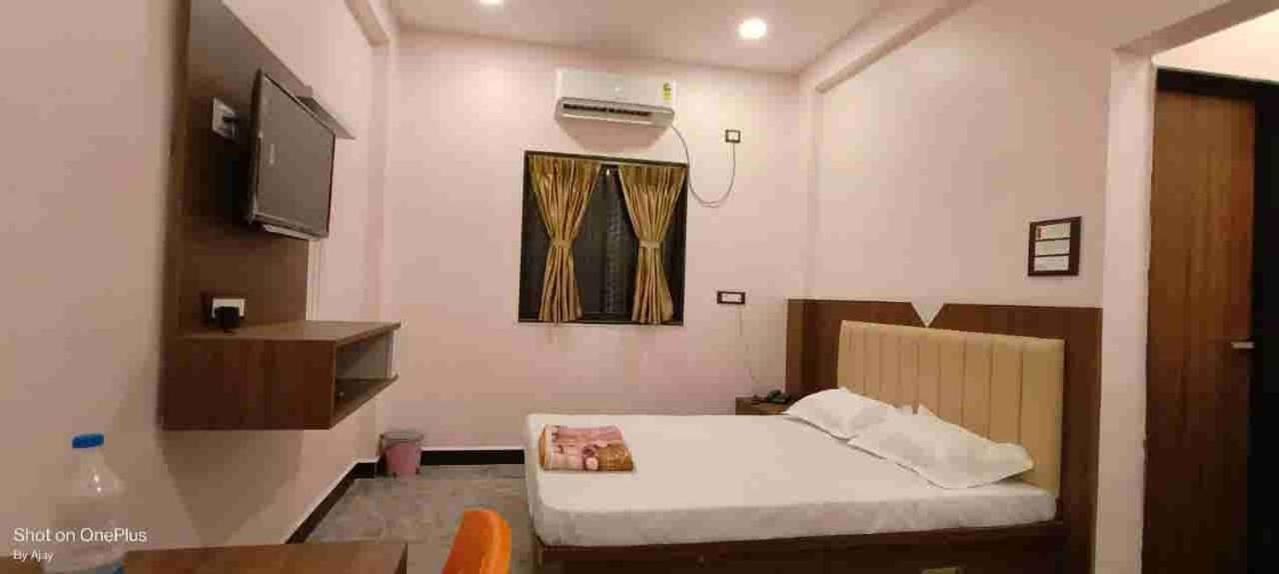 Hotel Vaishnavi Bhadji 外观 照片